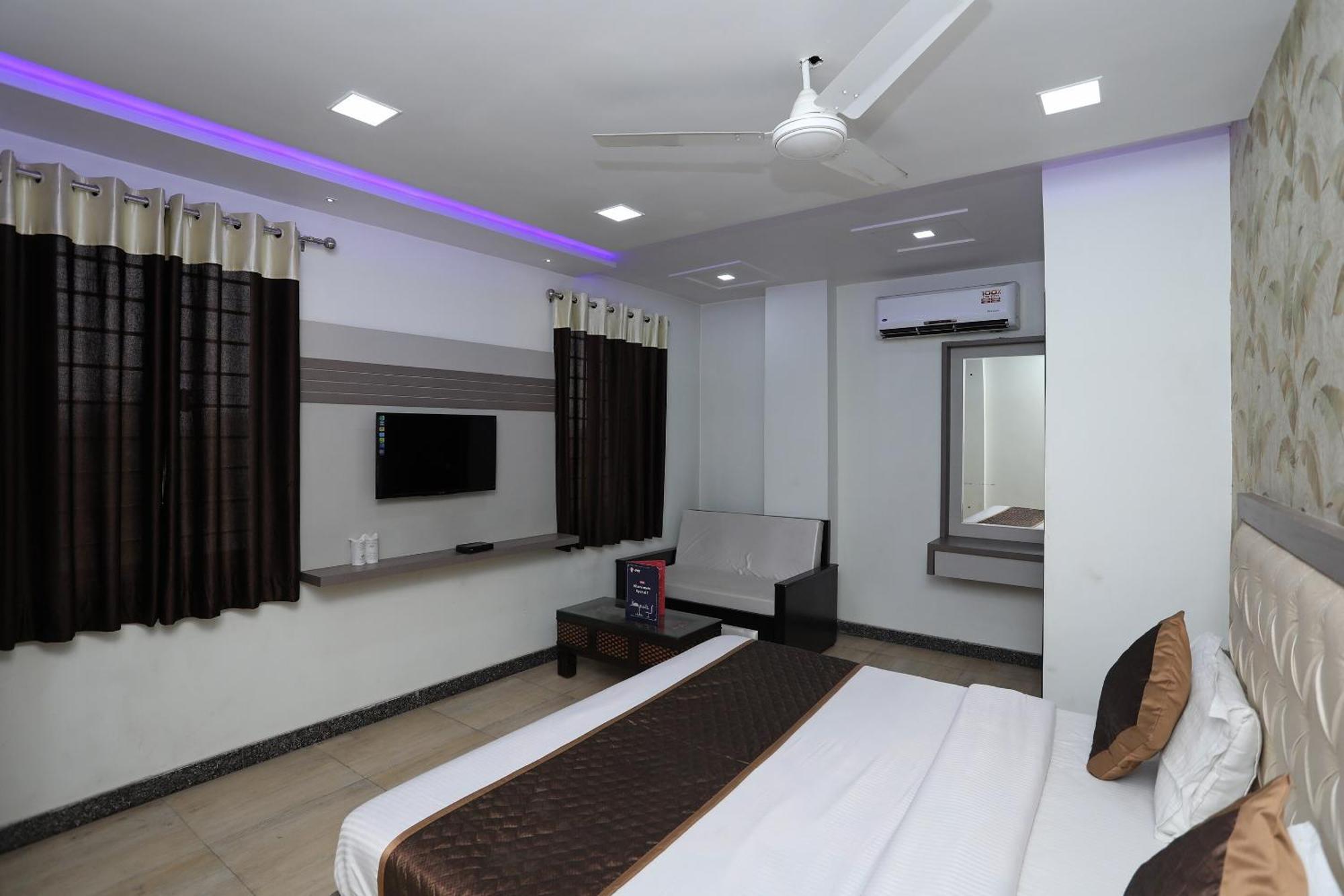 Oyo Hotel Vaishnavi Heritage Inn Agra  Exterior photo